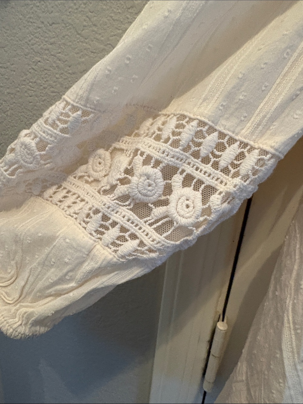 Torrid NWOT Cream Off-Shoulder Peasant Cottagecore top w/ Lace Trim Size 2 Boho - Picture 2 of 7